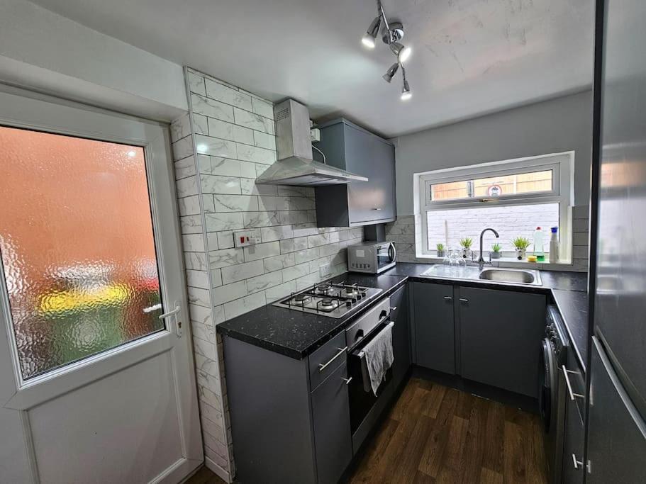 Convenient 3 Bed, Pr1 Near Uclan N Train Station Preston (Lancashire) Exterior foto