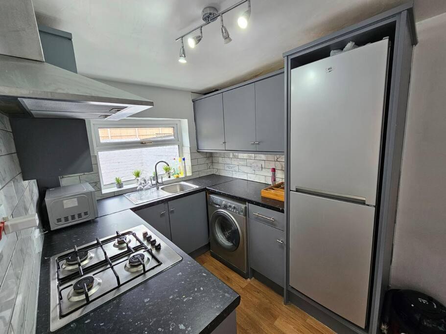 Convenient 3 Bed, Pr1 Near Uclan N Train Station Preston (Lancashire) Exterior foto